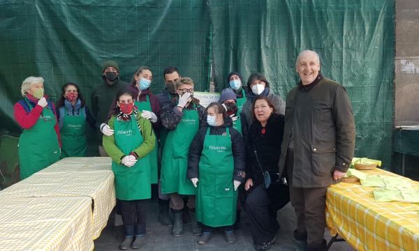 La vicepresidente della regione Toscana in visita all'azienda Ortobioattivo